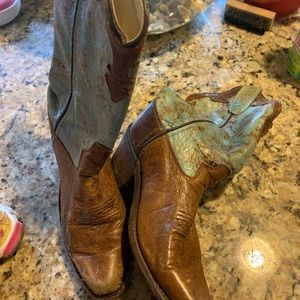 Girls Cowboy Boots, Size 10